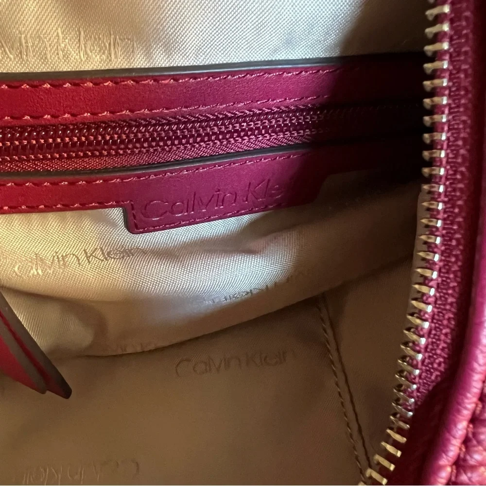 NWOT! Calvin Klein Geo Rocky Road Vegan Leather Hobo Bag In Merlot - Picture 16 of 17